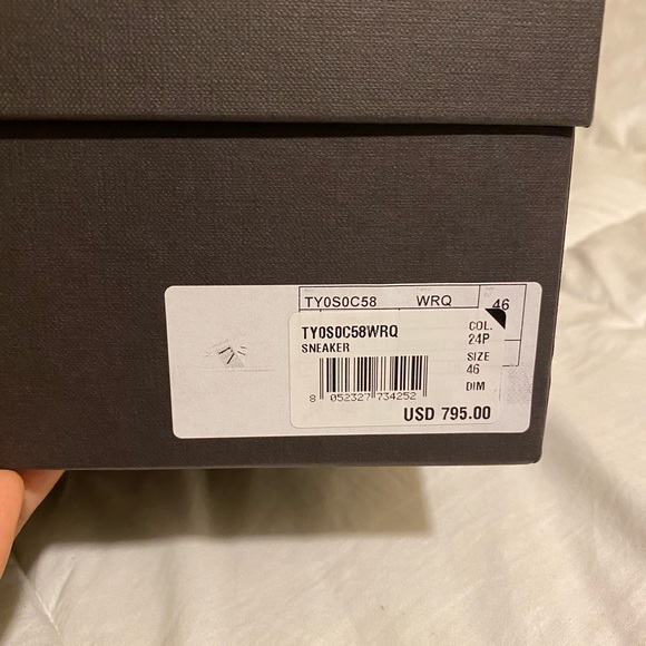 Garavani Valentino calfskin VL7N - Picture 5 of 8